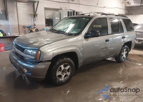 2005 Chevrolet Trailblazer Ls z USA, uszkodzony, nr VIN 1GNDT13S352310528